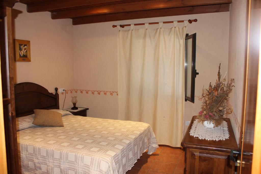 Can Carreras Albanya Zimmer foto